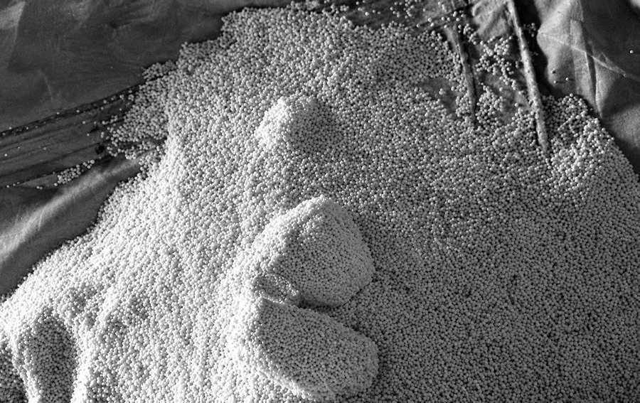 Why Does Ammonium Sulfate Cake?